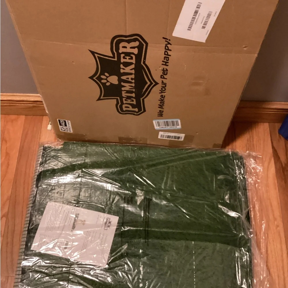 NWT Petmaker Turf Grass Pee Pads for Dogs